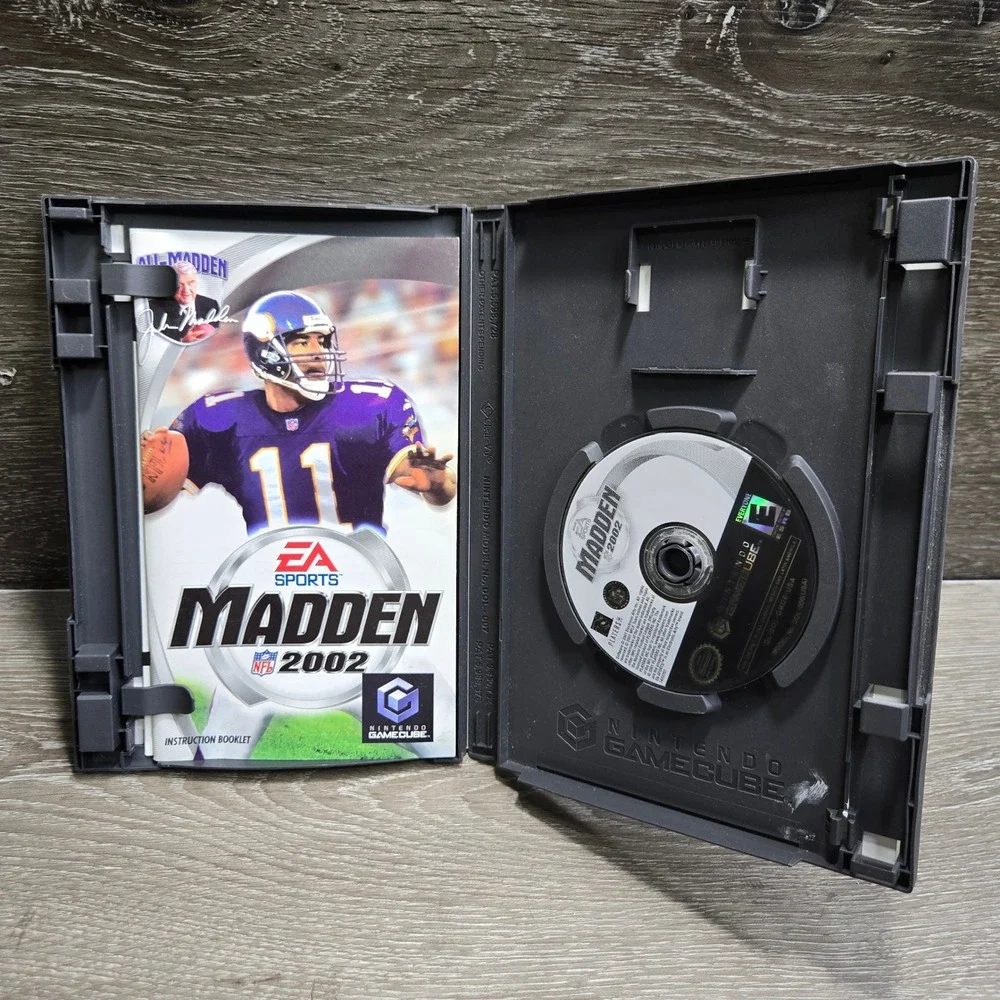 Madden NFL 2002 Nintendo GameCube Game CIB Complete Manual EA Sports NTSC
